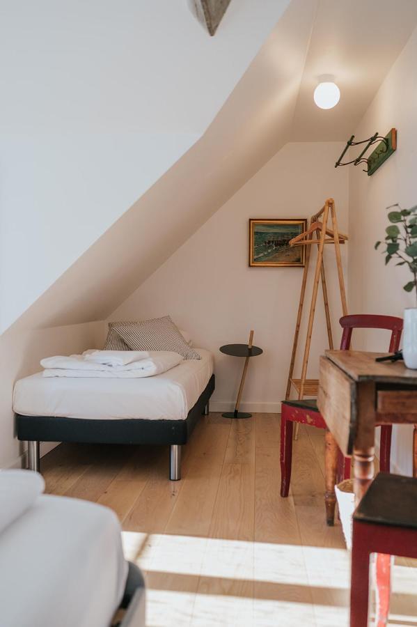 Kefs Guesthouse & Cafe Эрёскёбинг Экстерьер фото