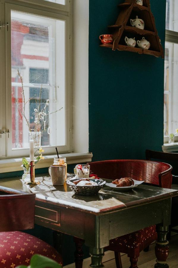 Kefs Guesthouse & Cafe Эрёскёбинг Экстерьер фото
