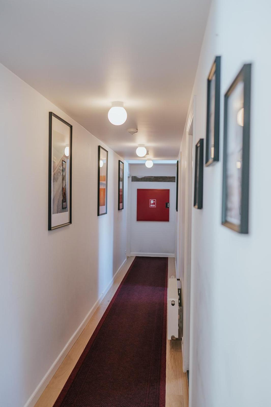 Kefs Guesthouse & Cafe Эрёскёбинг Экстерьер фото